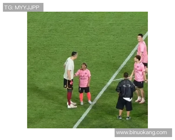 足球明星意外丢失鞋子瞬间真实图片引发球迷热议